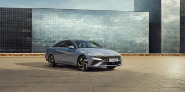 Hyundai Motor debuts 2025 Avante with improved cluster space use Hyundai Motor debuts 2025 Avante with improved cluster space use