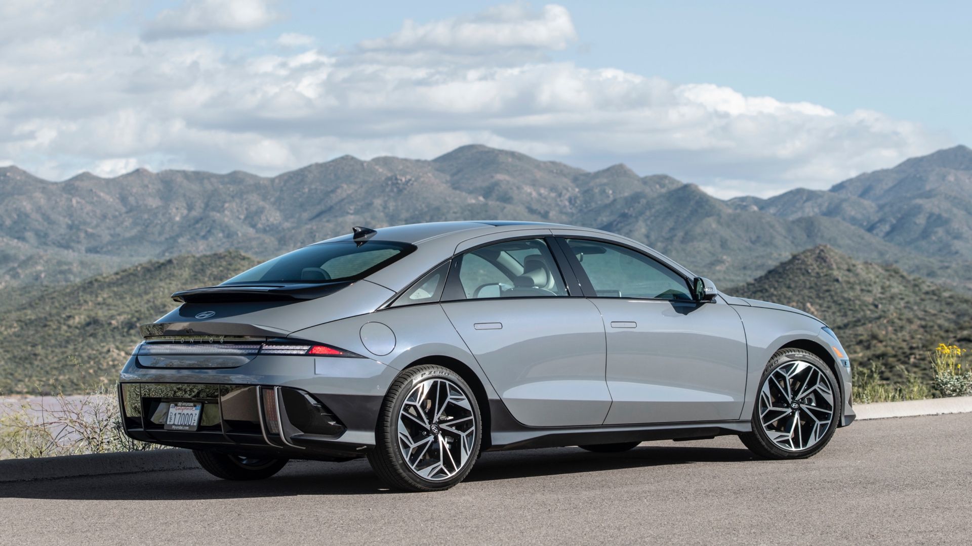 2024 Hyundai Ioniq 6 gray