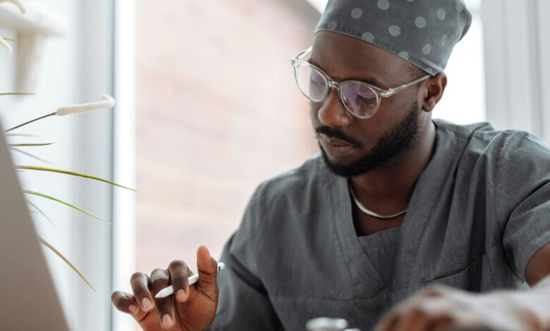 How to attain and sustain transparency in medical devices outfitted with AI How to attain and sustain transparency in medical devices outfitted with AI
