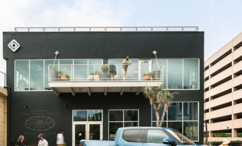 Electric vehicle maker Rivian parks in first Austin retail space Electric vehicle maker Rivian parks in first Austin retail space