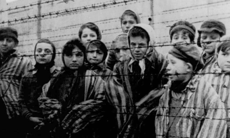 Pupils to ‘talk’ to 3D Holocaust survivors with artificial intelligence technology | UK News Pupils to ‘talk’ to 3D Holocaust survivors with artificial intelligence technology | UK News