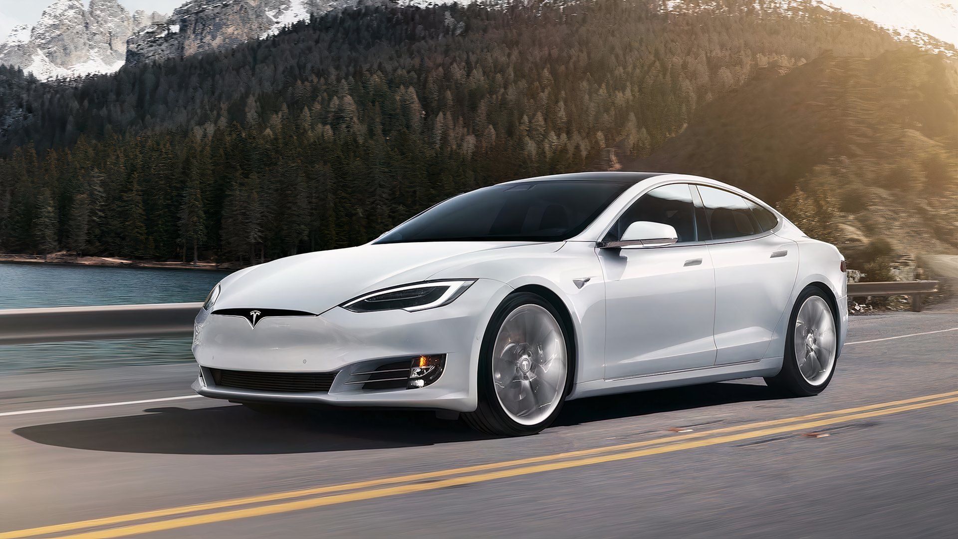 Dynamic shot of the 2019 Tesla Model S