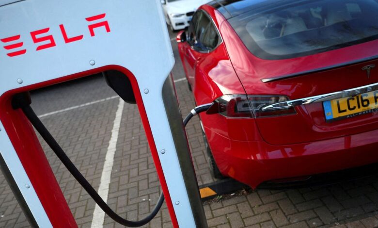 Tesla offers 15,000 free charging miles for electric car owners amid price cuts Tesla offers 15,000 free charging miles for electric car owners amid price cuts