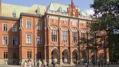 Poland's oldest university offers computer whiz kids courses in AI – TVP World