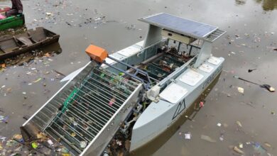 Autonomous marine trash gobbler takes on invasive weeds too