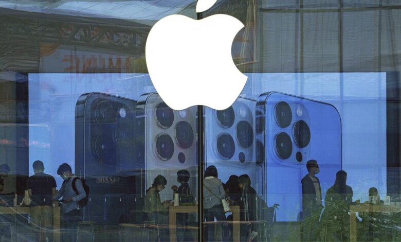 Apple, at WWDC, enters AI race with ambitions to overtake early leaders Apple, at WWDC, enters AI race with ambitions to overtake early leaders
